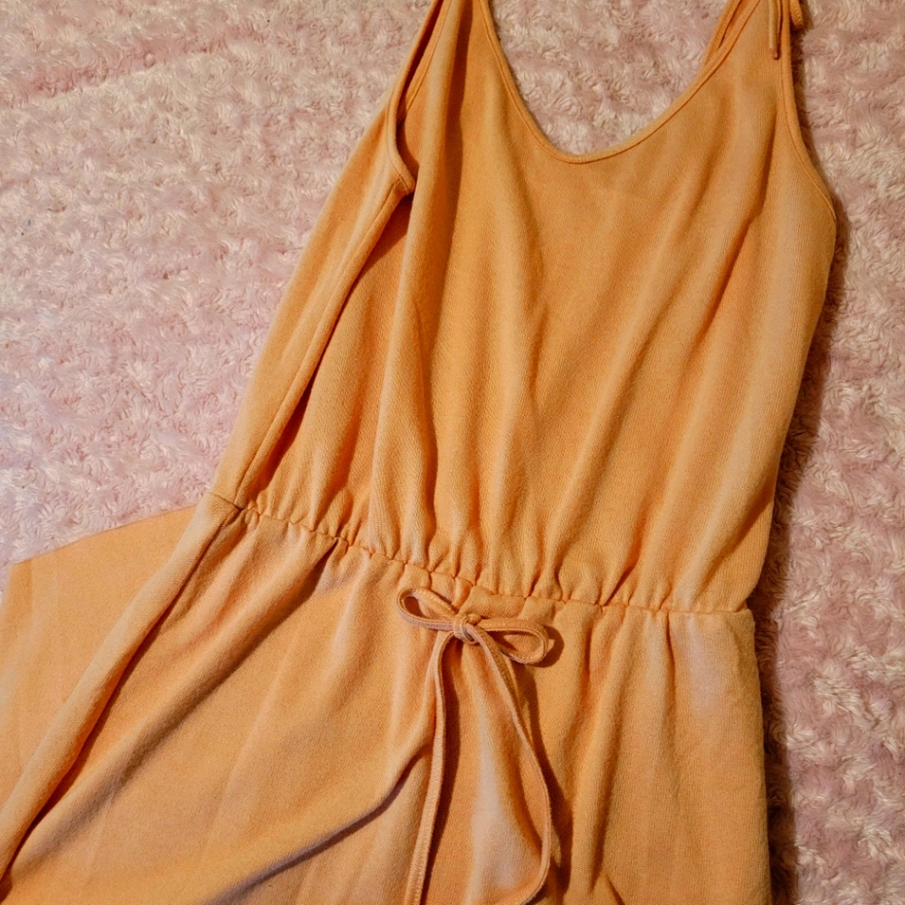 L woman's dress